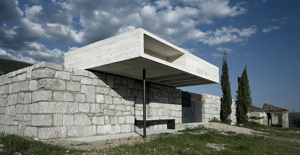 Access And Columbarium In Robregordos Cemetery / MUKA Arquitectura3ͼƬ