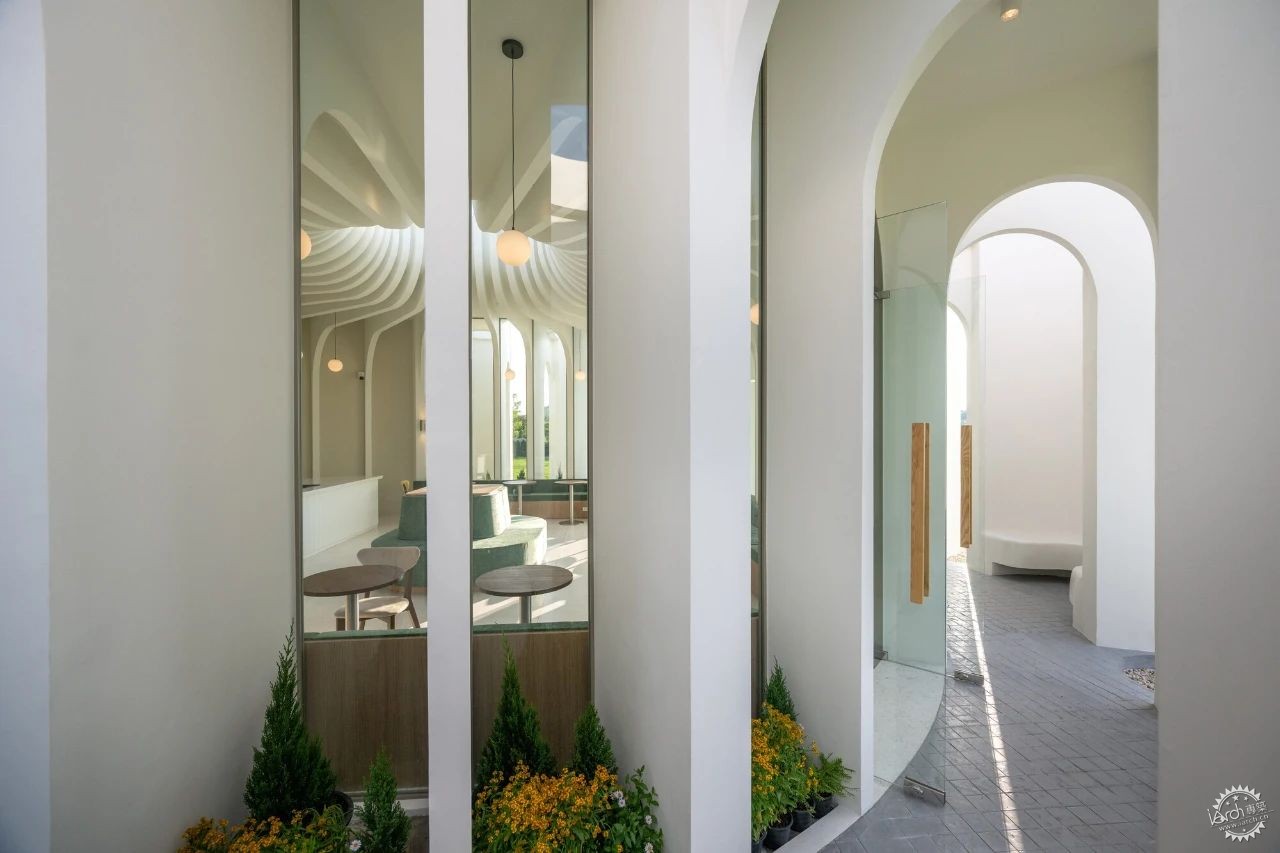  Curvy Dining ļƣռļڹ͵12ͼƬ