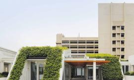SK Yee Healthy Life Centre / Ronald Lu & Partners