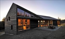 Twisted House / JVA   Ťסլ