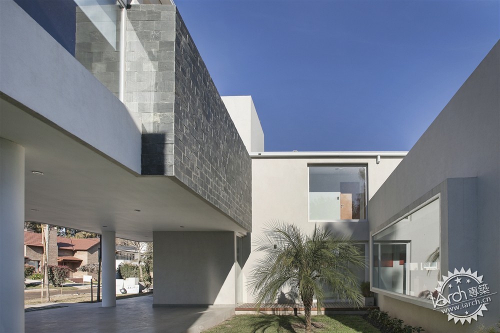 House RA / Pablo Anzilutti6ͼƬ