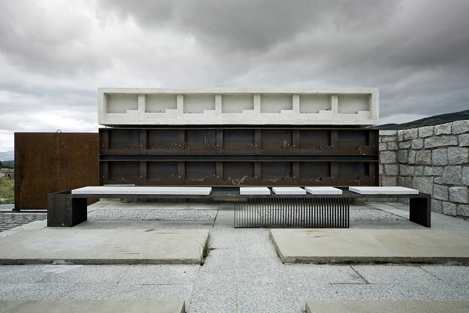 Access And Columbarium In Robregordos Cemetery / MUKA Arquitectura10ͼƬ