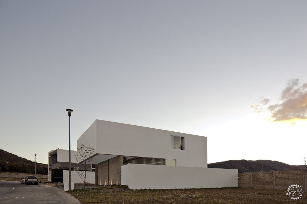 仰望蓝天的住宅/ Abraham Cota Paredes Arquitectos第13张图片