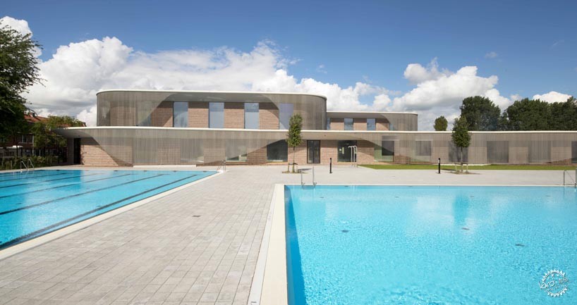 轻盈飘逸的游泳馆设计/de architekten cie第2张图片