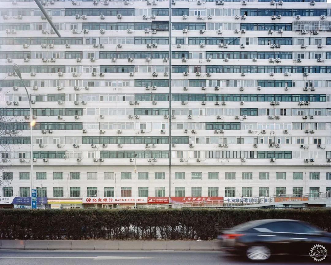 这也是北京有意思的地方，计划经济时代大板楼跟最时髦的商业bang沾一起了 | 孙海霆第42张图片