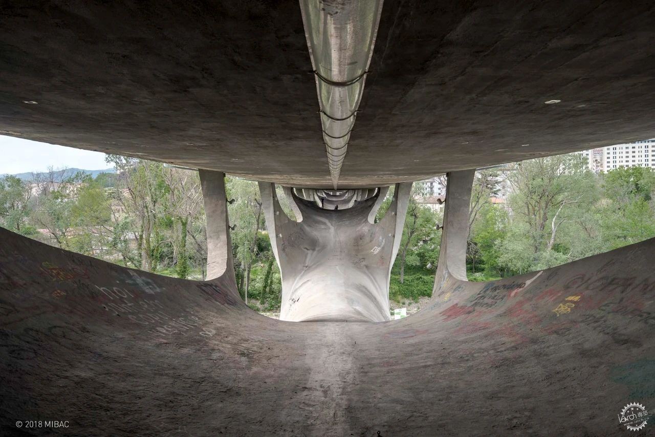 塞尔吉奥 穆斯梅奇作品 | 意大利超现实主义混凝土高架桥第10张图片