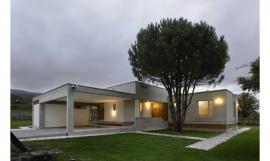 סլ/ Salgado E LinaresFatimas House / Salgado E Linares Ar...