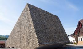 ¹ͺ STONE-CLAD CONCERT HALL IN BLAIBACH BY PETER HAIMERL ARC...