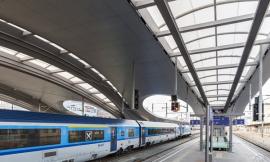 New platform canopy at the Main Train Station in Graz / Zechner...