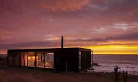 坐落于智利海岸线上的预制模块化住宅